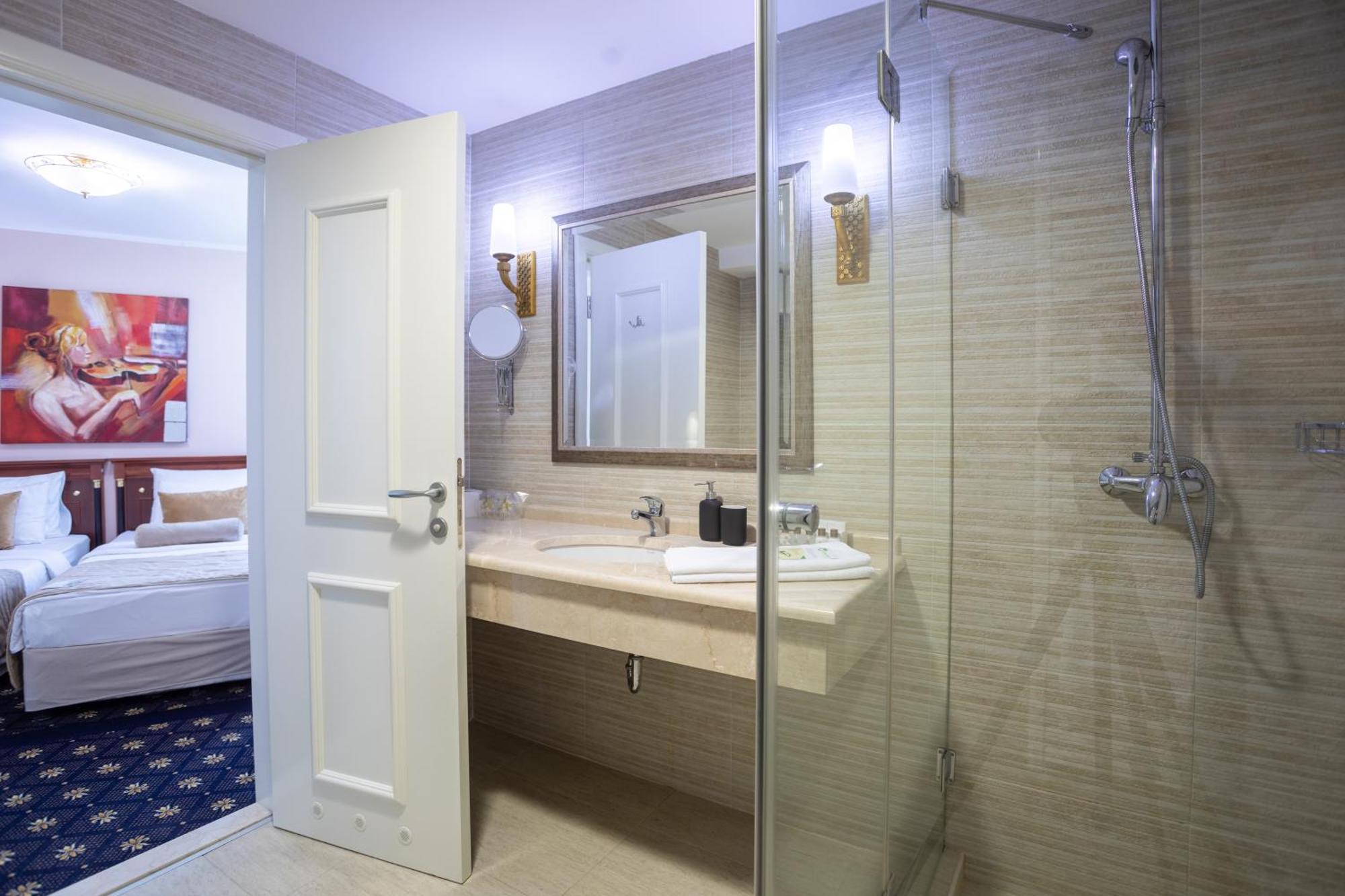 A Hoteli - Hotel Sloboda Szabács Kültér fotó